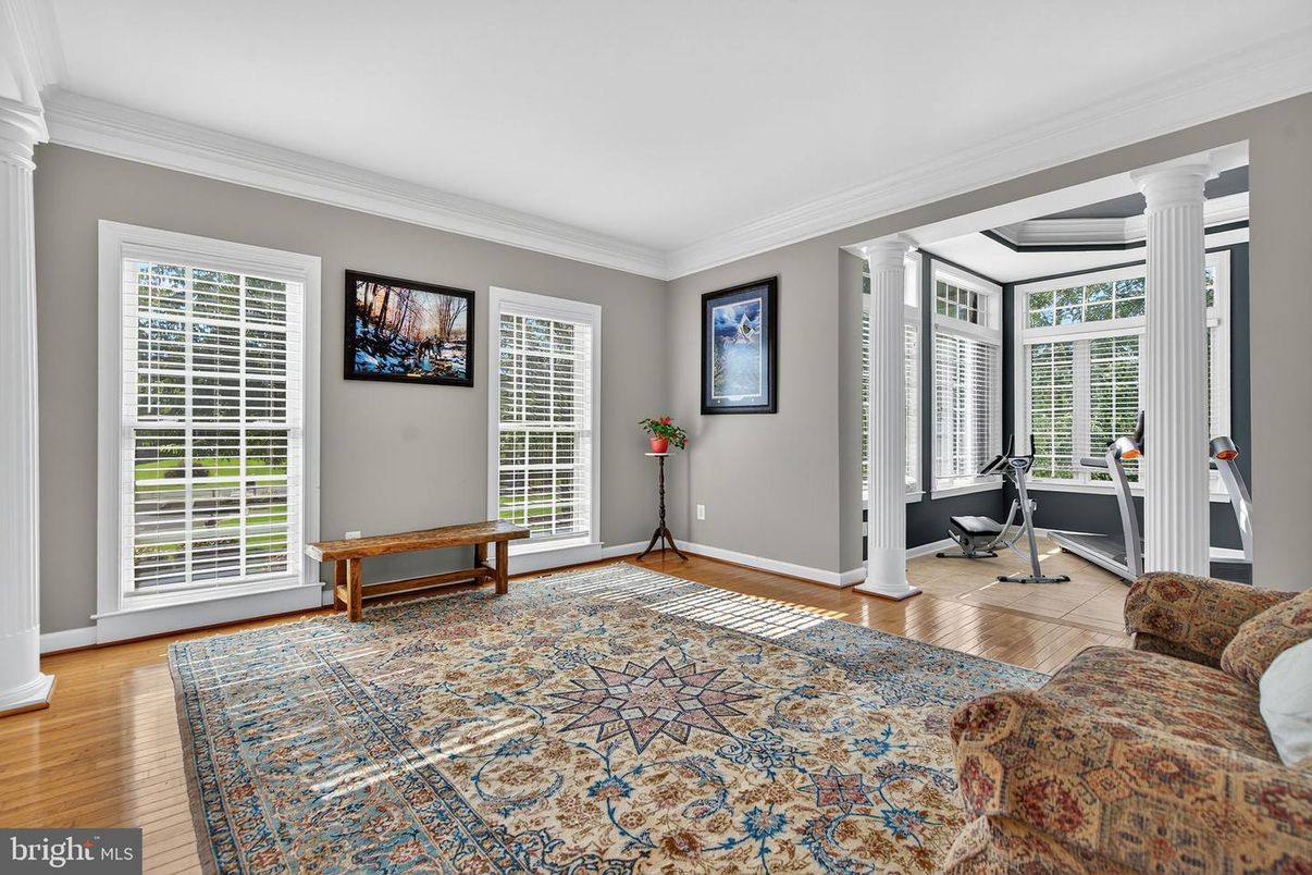 Fitness Equipment, Interior, Living room, Wood Texture Flooring