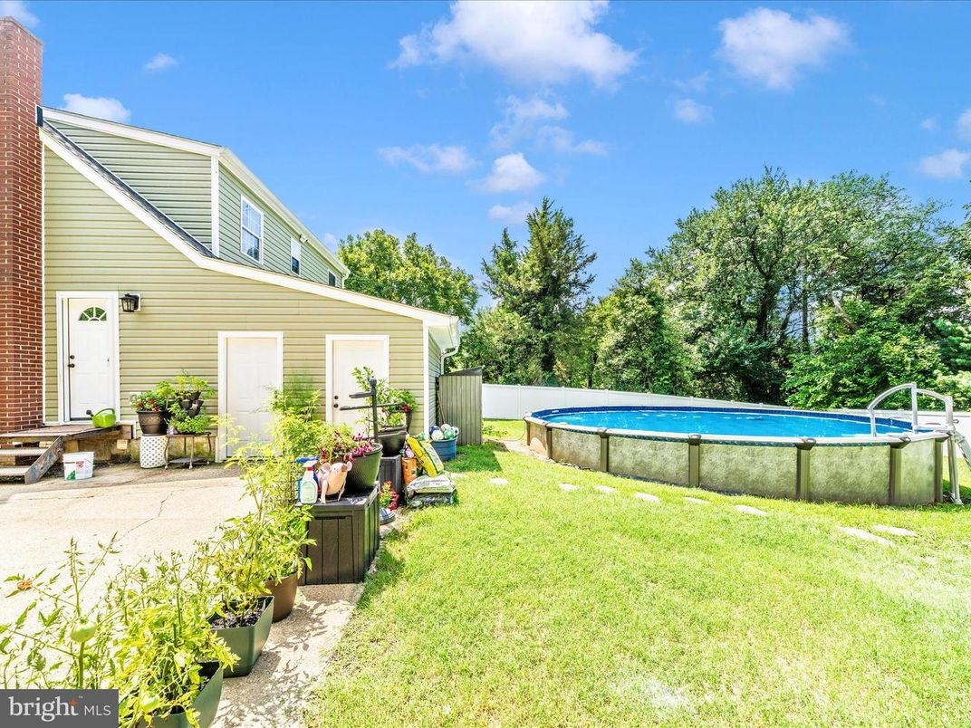 Backyard, Exterior, Pool