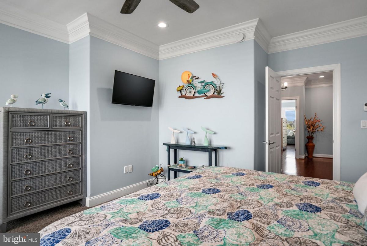Bedroom, Interior, Recessed Lighting