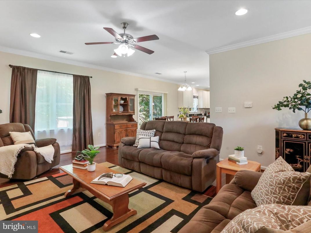 Dining room, Interior, Living room, Pendant Lights, Recessed Lighting