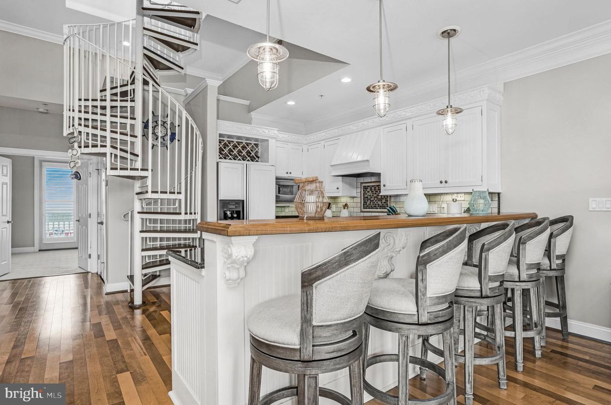 Interior, Kitchen, Pendant Lights, Recessed Lighting, Wood Texture Flooring