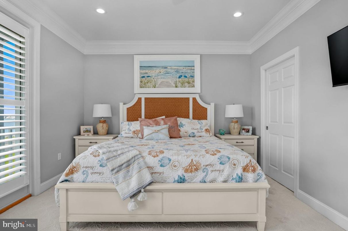 Bedroom, Interior, Recessed Lighting
