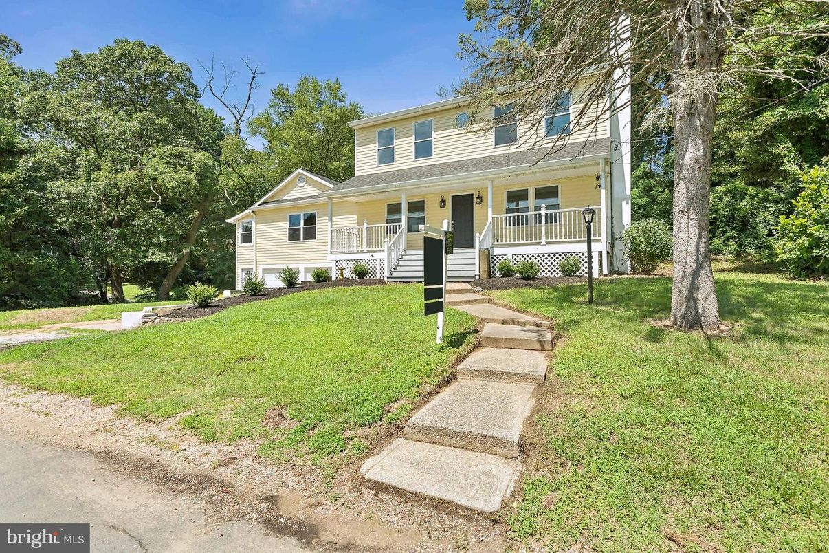 Backyard, Exterior, Facade, Cape Cod