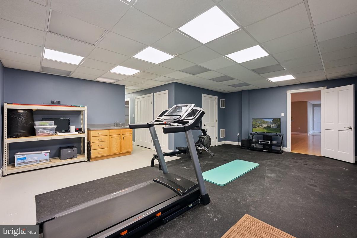 Fitness Equipment, Interior, Recessed Lighting