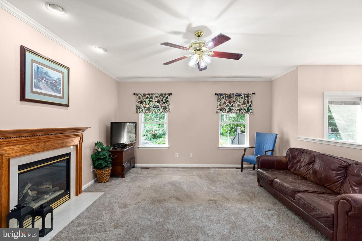 Fireplace, Interior, Recessed Lighting