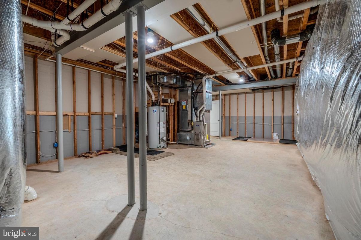 Fitness Equipment, Interior, Wooden Beams