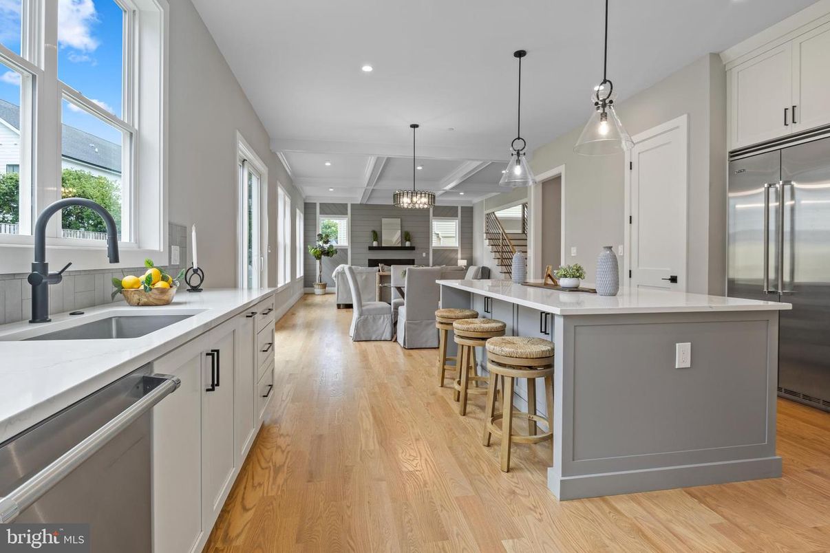 Dining room, Interior, Kitchen, Pendant Lights, Recessed Lighting, Stainless Steel Appliances, Wood Texture Flooring