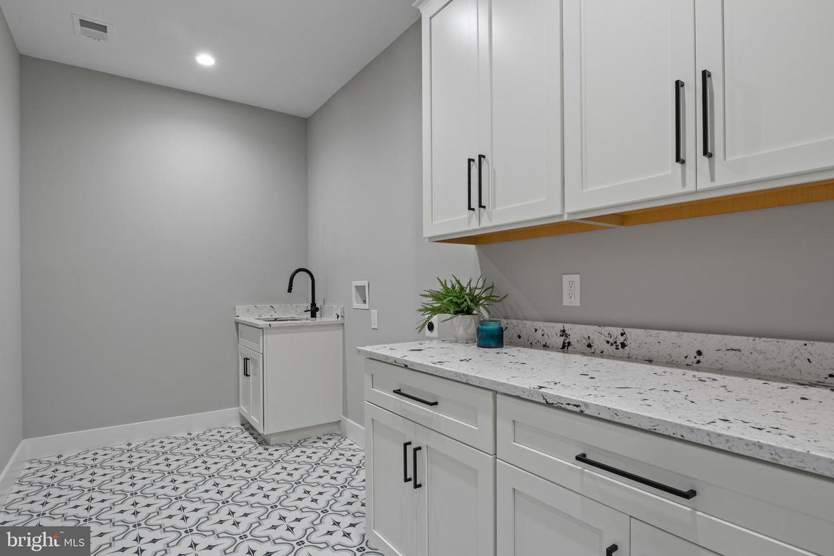 Interior, Recessed Lighting, Washer