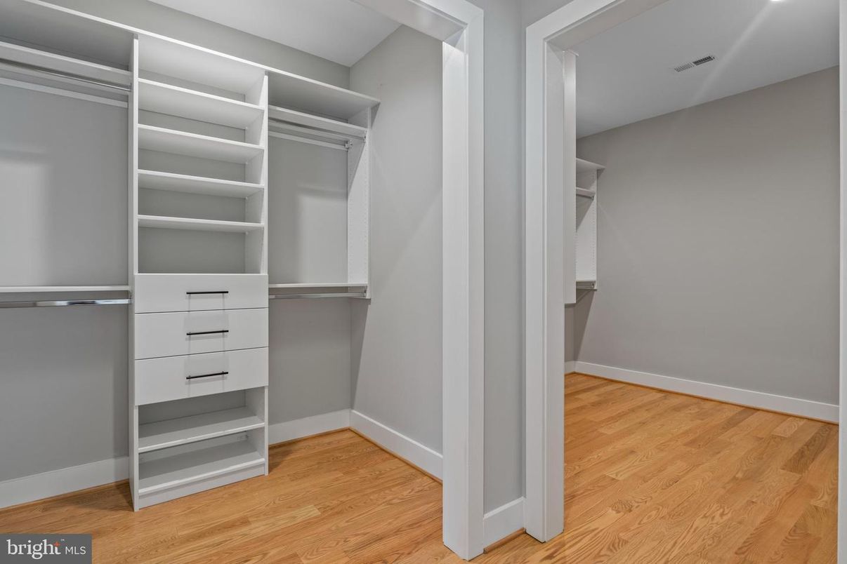 Interior, Walk-in Closets, Wood Texture Flooring