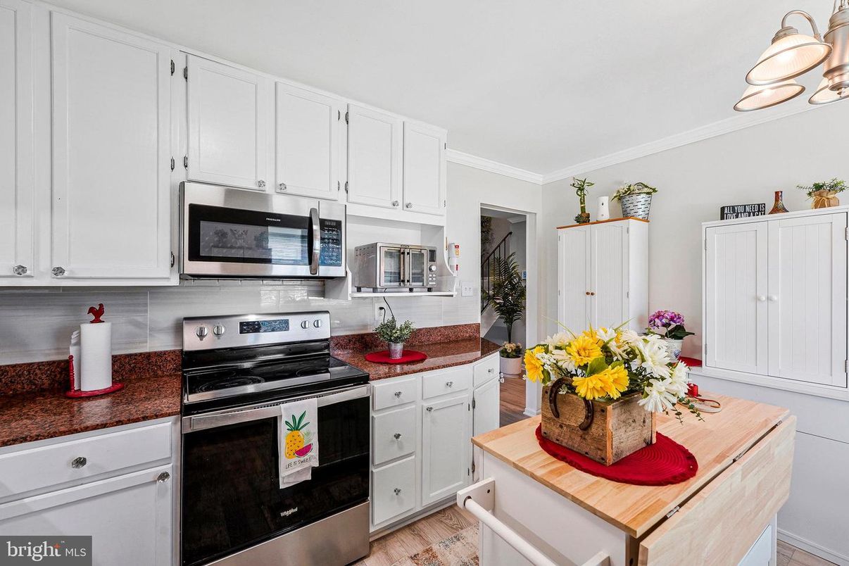 Interior, Kitchen, Stainless Steel Appliances