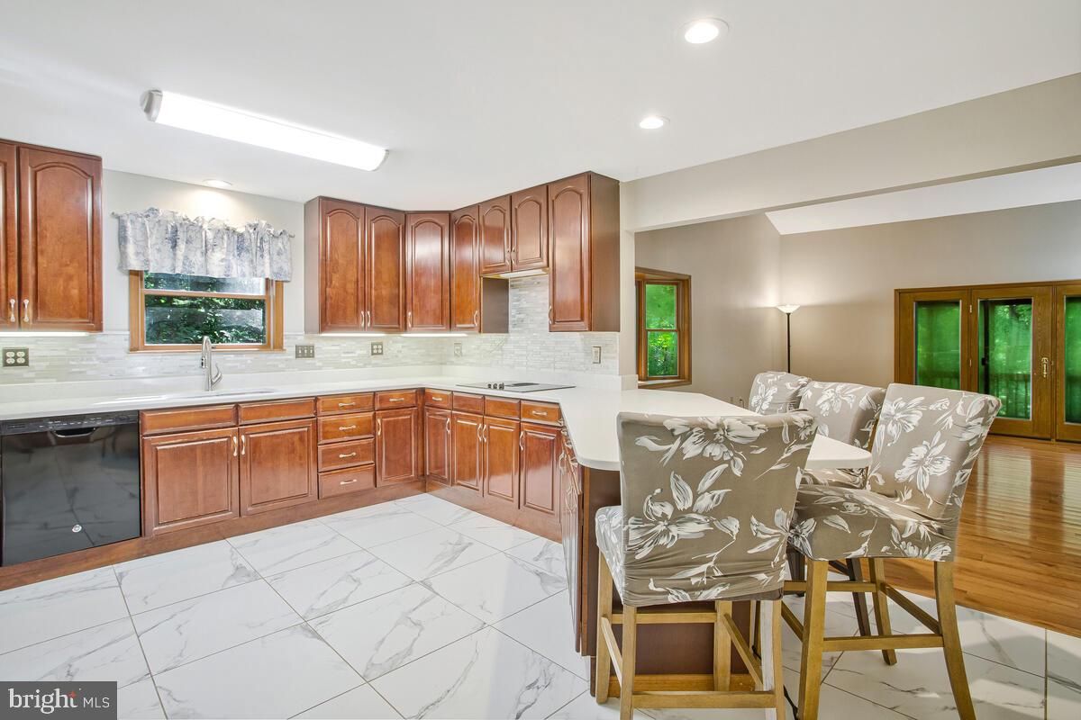 Interior, Kitchen, Marble, Recessed Lighting