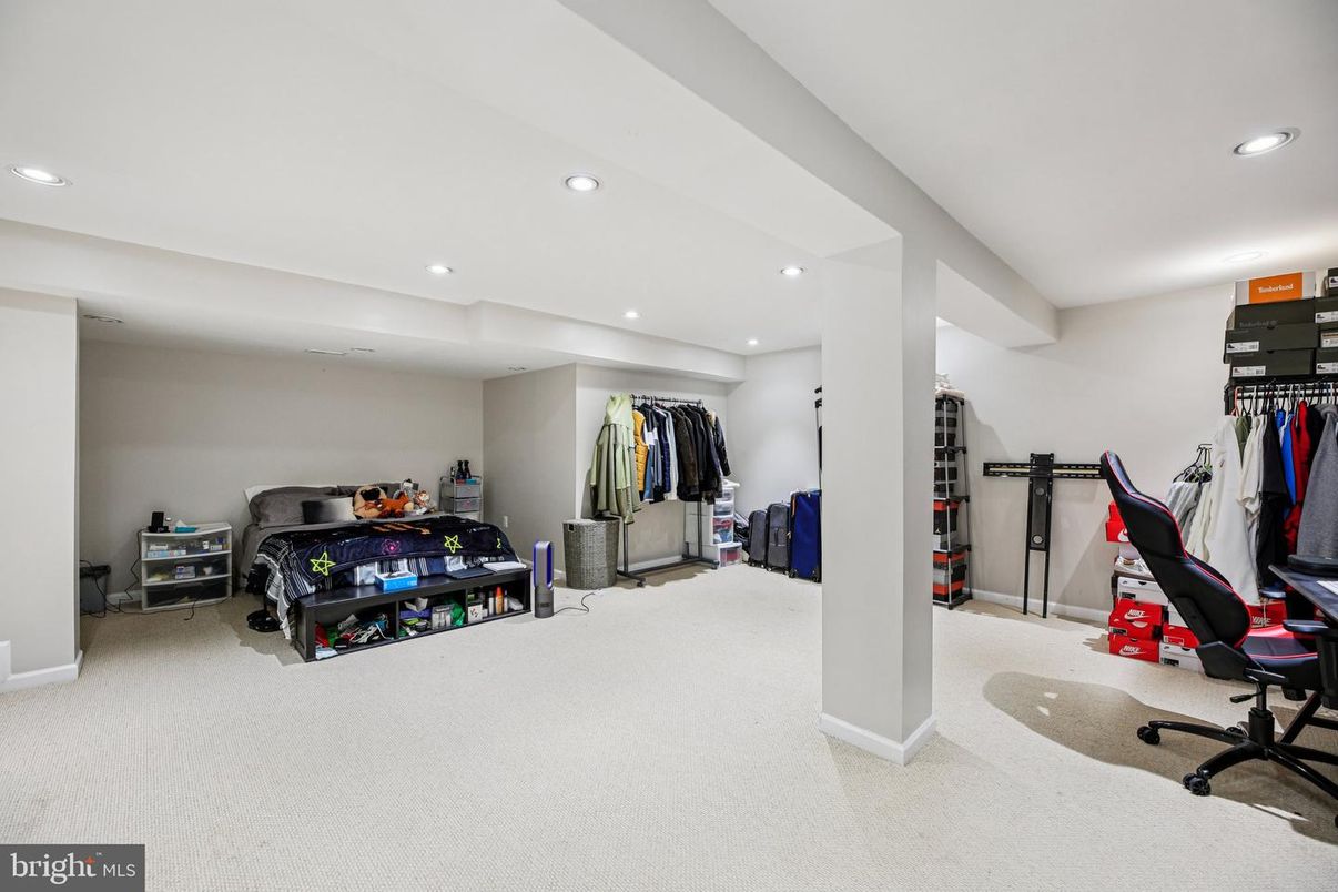 Fitness Equipment, Interior, Recessed Lighting
