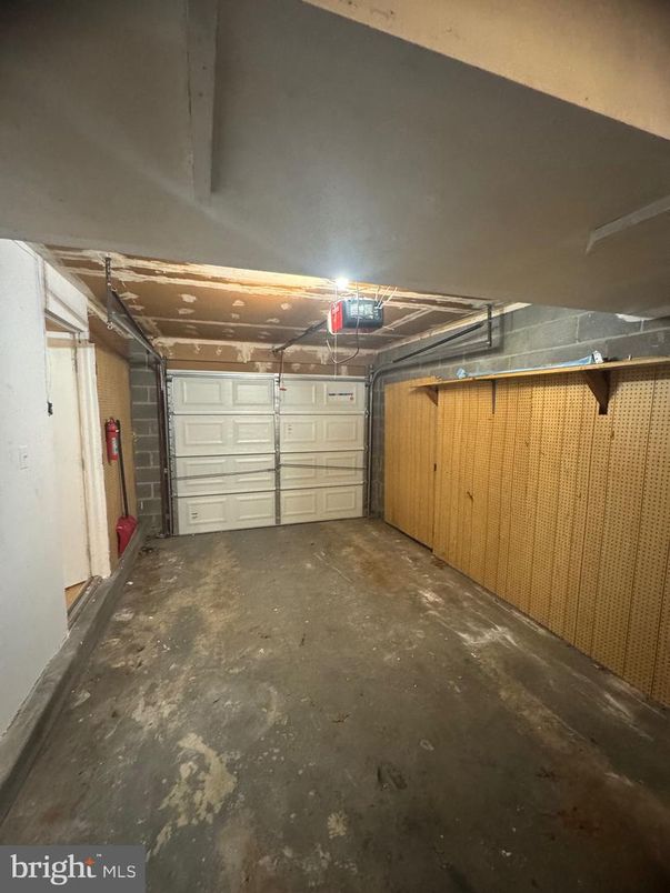 Garage, Interior