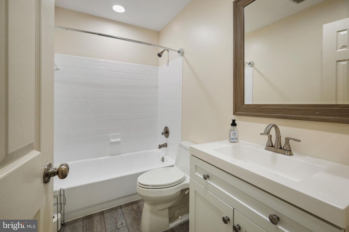 Bathroom, Interior, Recessed Lighting, Wood Texture Flooring