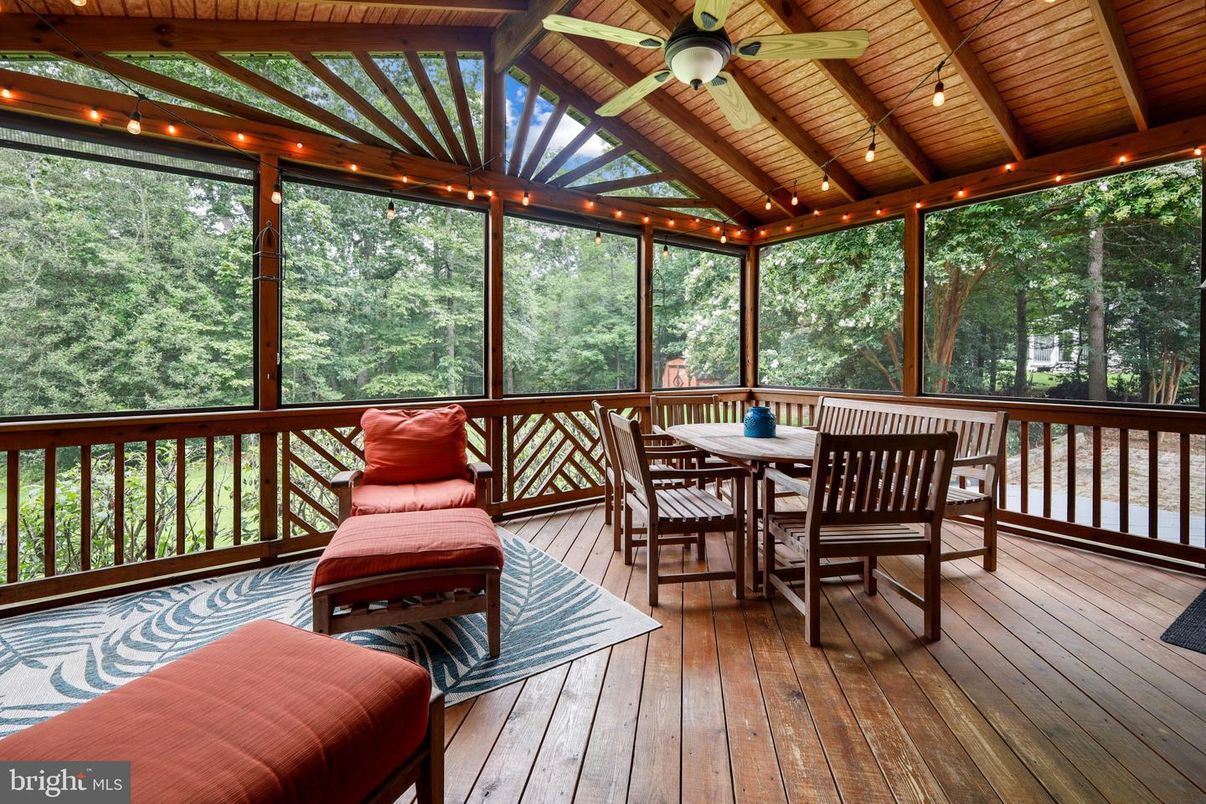 Dining room, Interior, Sun Room, Wooden Beams, Wooden Ceilings, Wood Texture Flooring