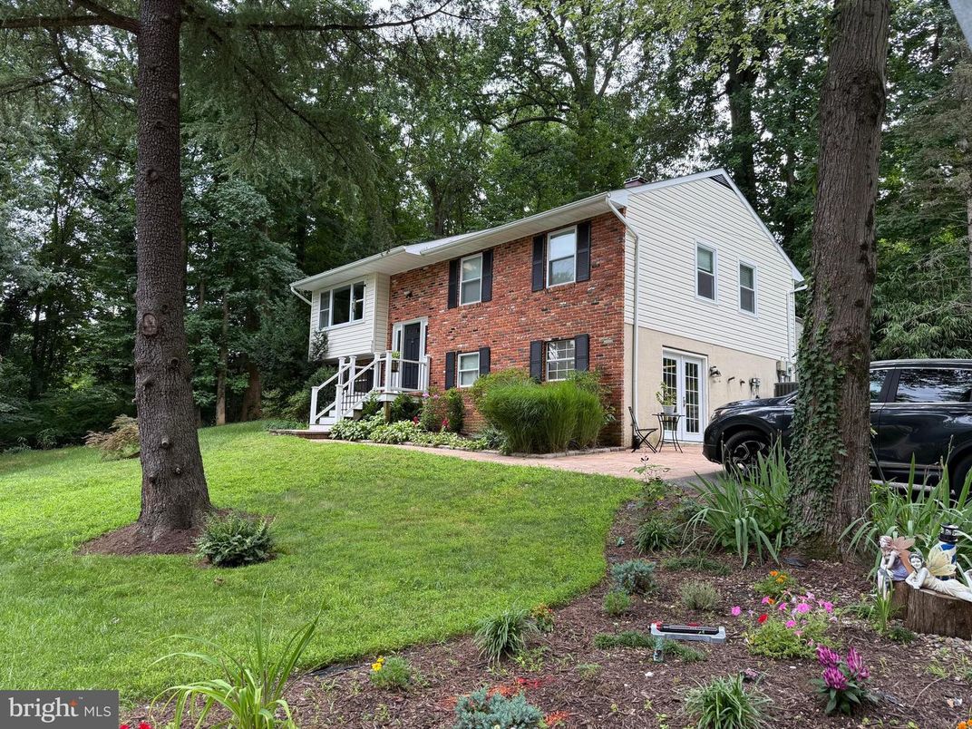 Backyard, Exterior, Facade, Brick Facade, Georgian