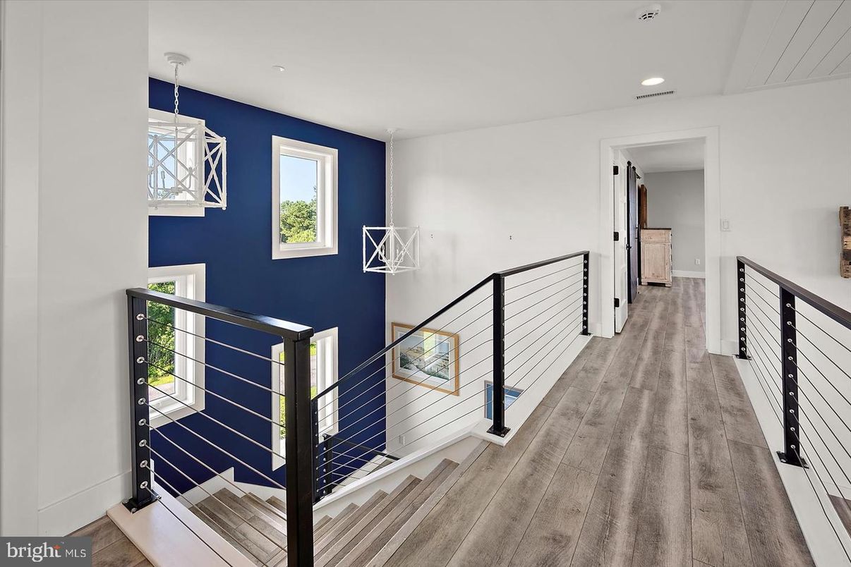 Interior, Pendant Lights, Recessed Lighting, Wood Texture Flooring
