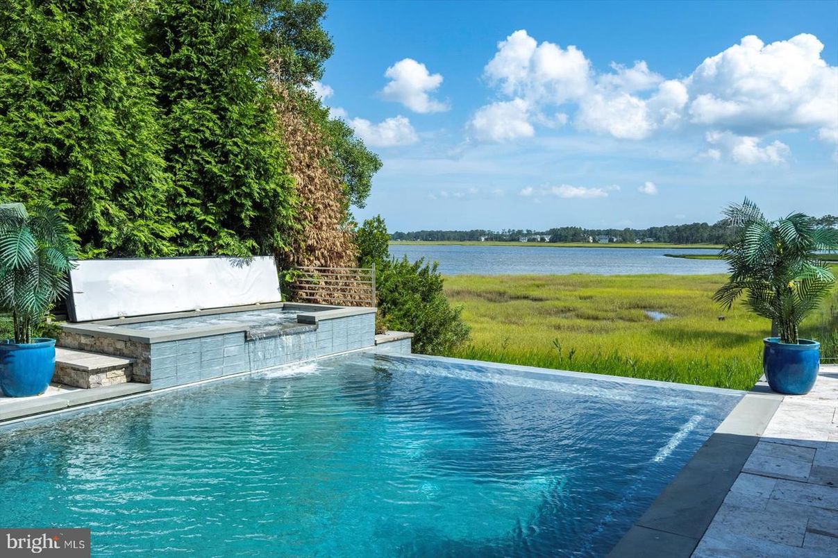 Exterior, Pool, Water