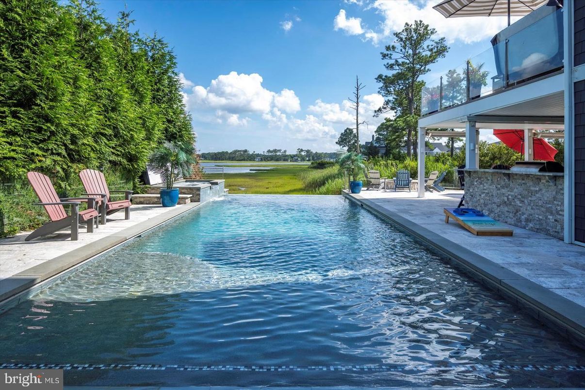 Exterior, Pool, Water