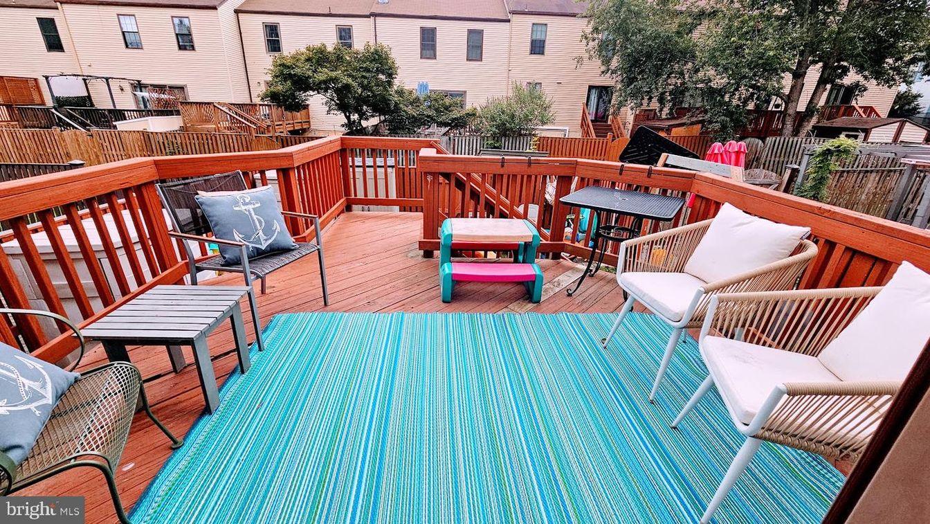 Exterior, Wood Texture Flooring