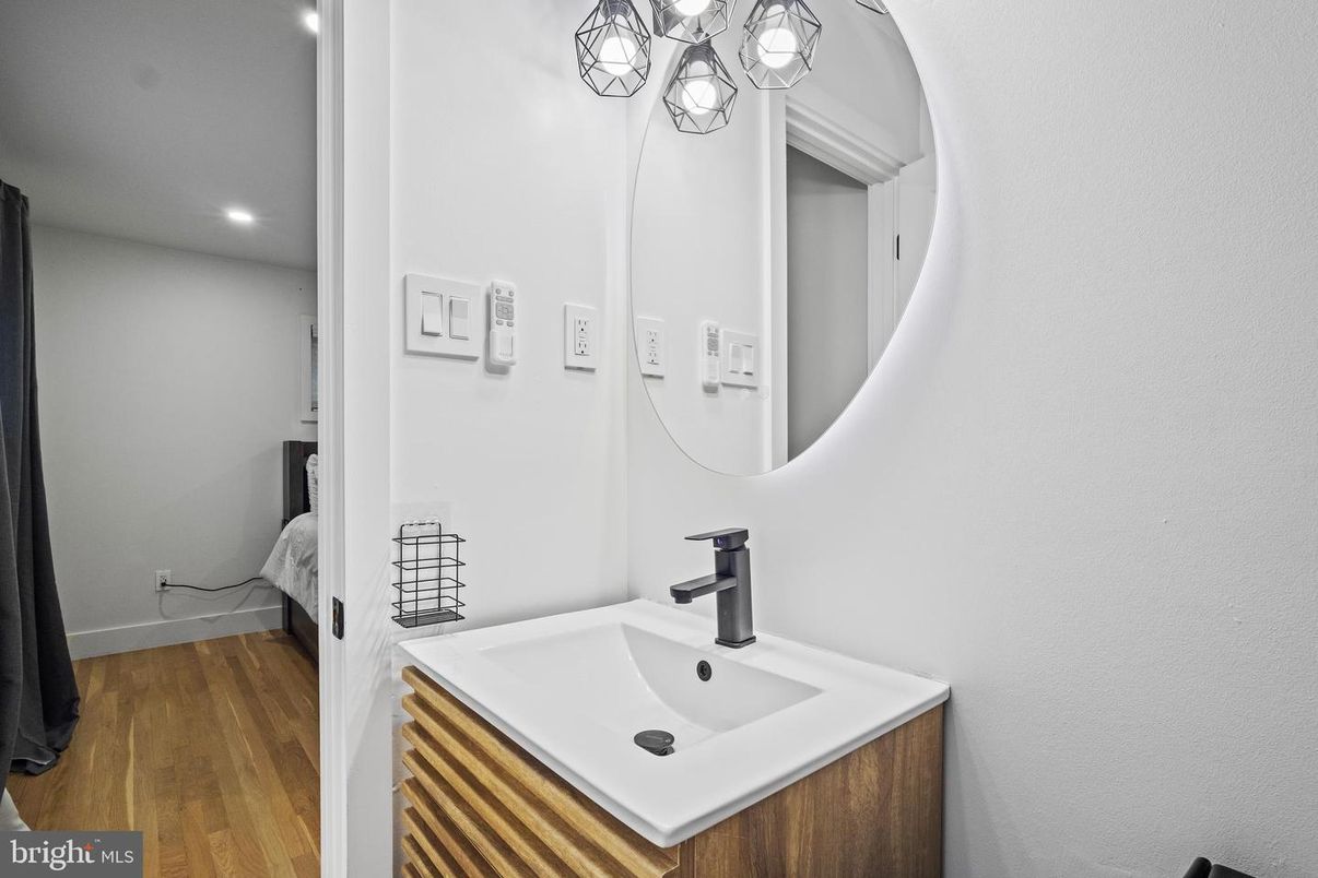 Bathroom, Interior, Recessed Lighting, Wood Texture Flooring