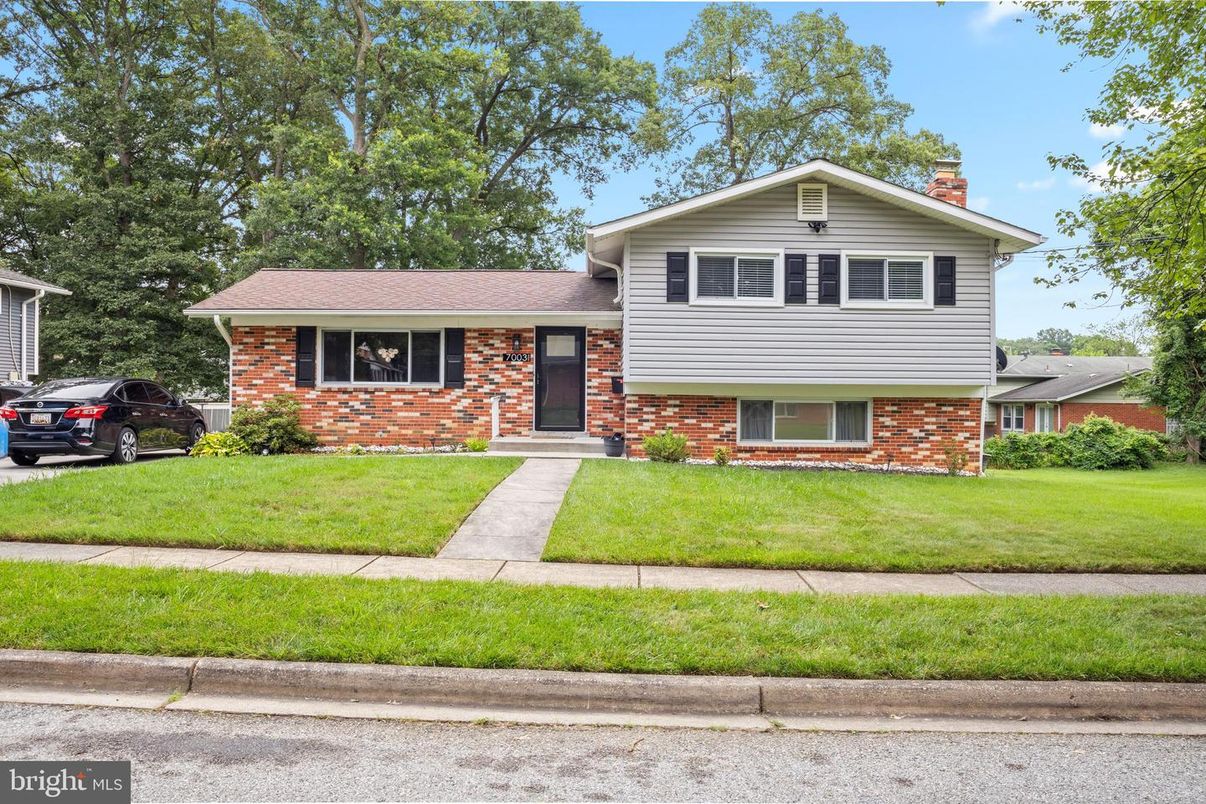 Exterior, Facade, Brick Facade, Split Level