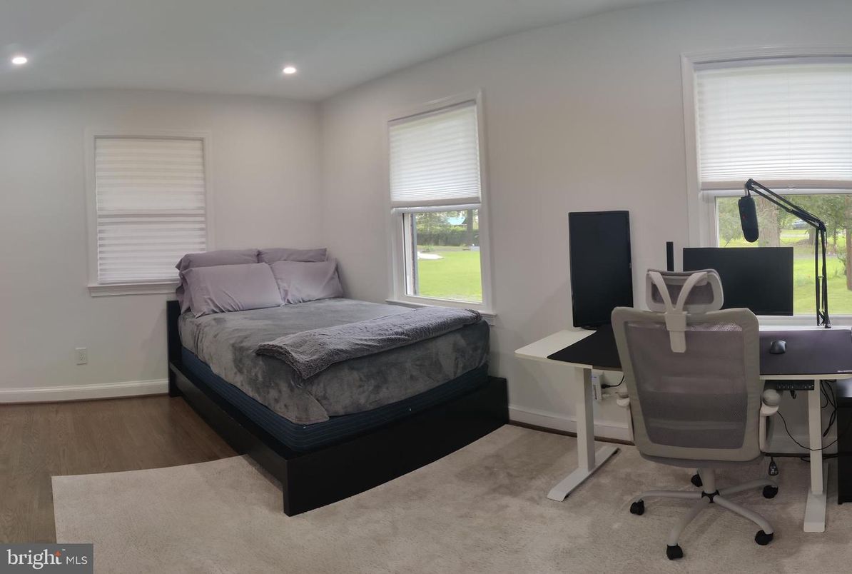 Bedroom, Home Office, Interior, Recessed Lighting, Wood Texture Flooring