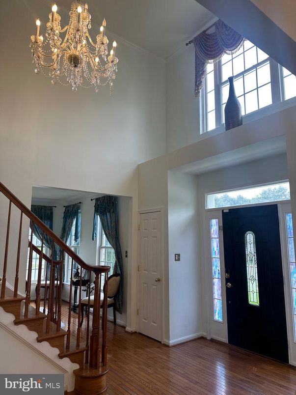 Chandelier, Interior, Wood Texture Flooring