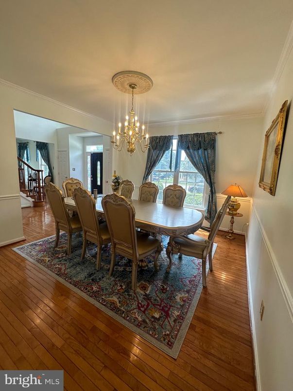 Chandelier, Dining room, Interior, Wood Texture Flooring