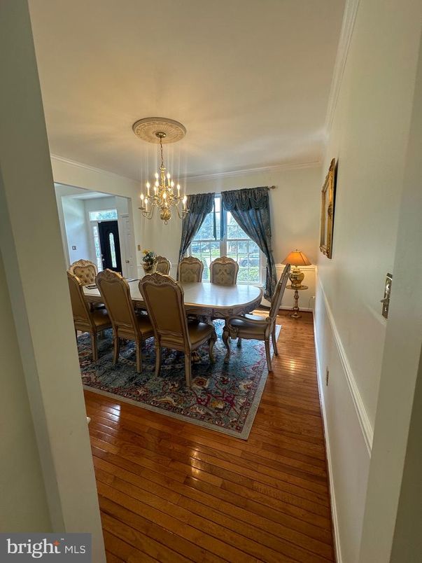 Chandelier, Dining room, Interior, Wood Texture Flooring