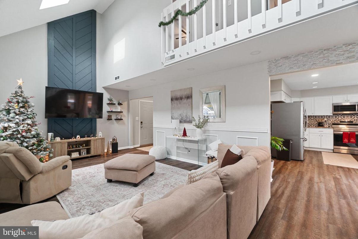Interior, Kitchen, Living room, Recessed Lighting, Stainless Steel Appliances, Wood Texture Flooring