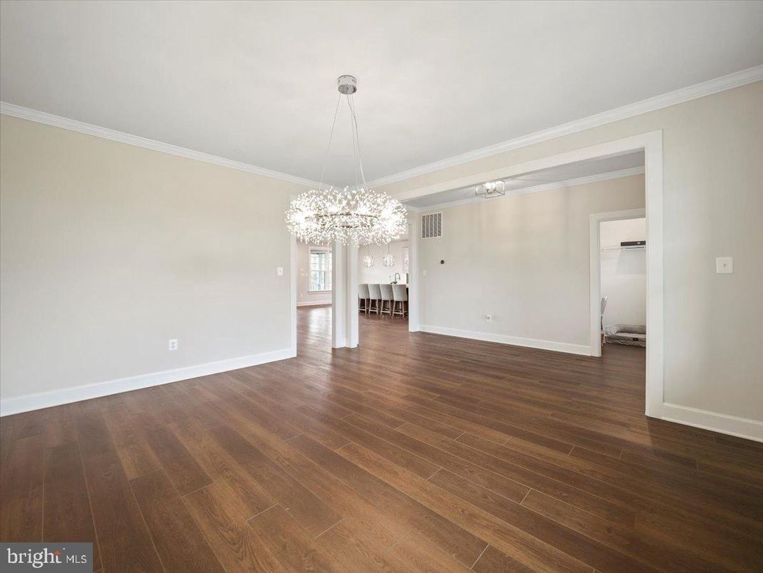 Chandelier, Empty room, Interior, Wood Texture Flooring