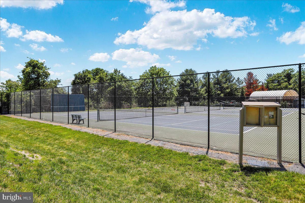 Exterior, Tennis Courts