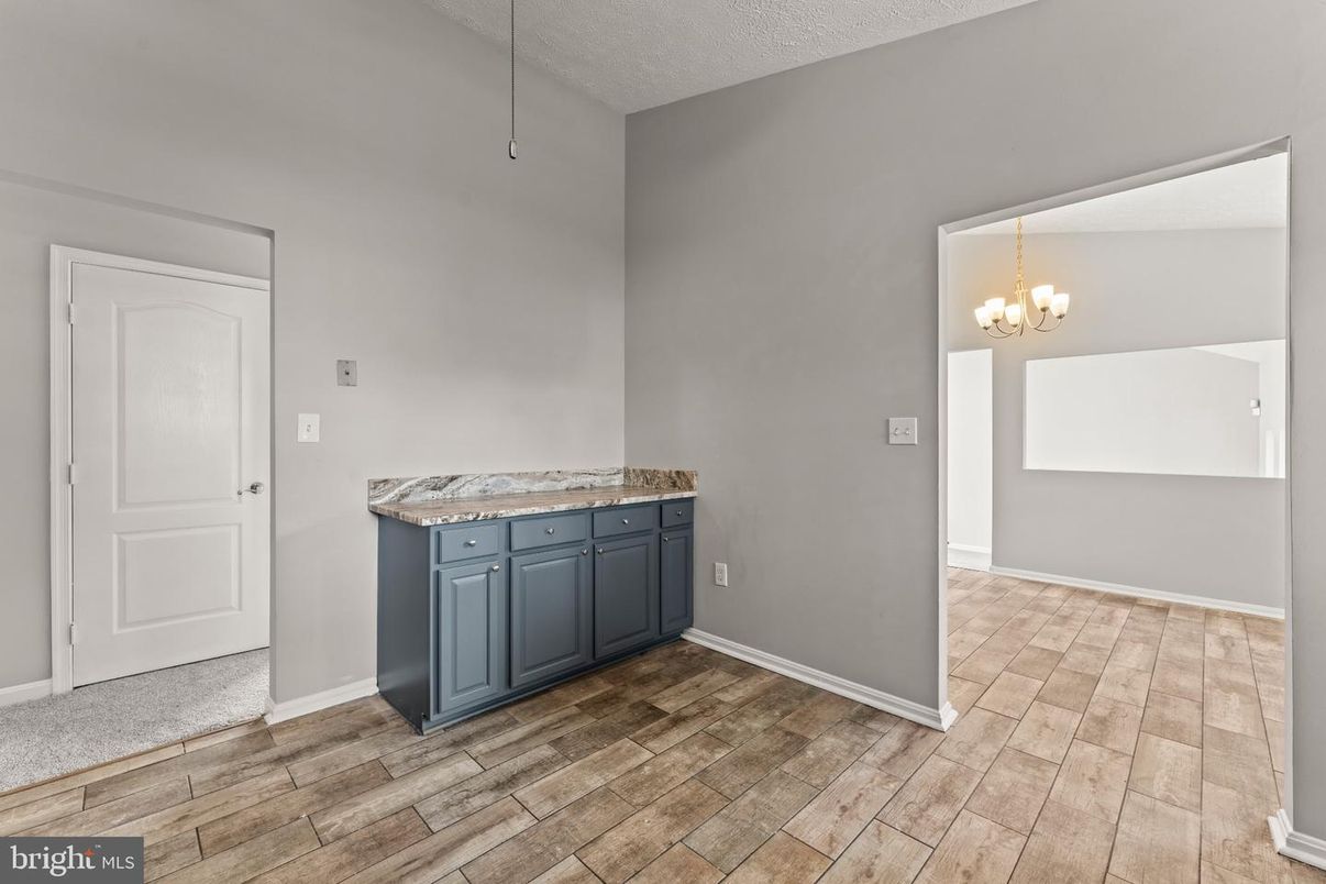 Chandelier, Empty room, Interior, Wood Texture Flooring