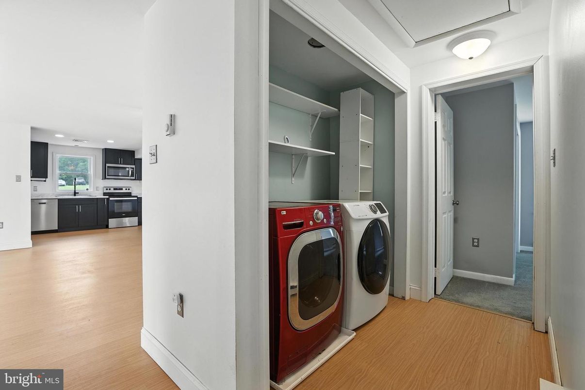 Interior, Recessed Lighting, Utility Closets, Washer, Wood Texture Flooring