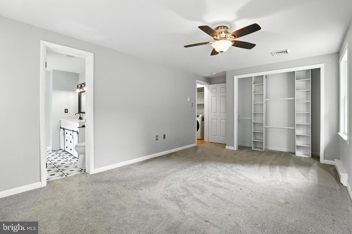 Bathroom, Empty room, Interior