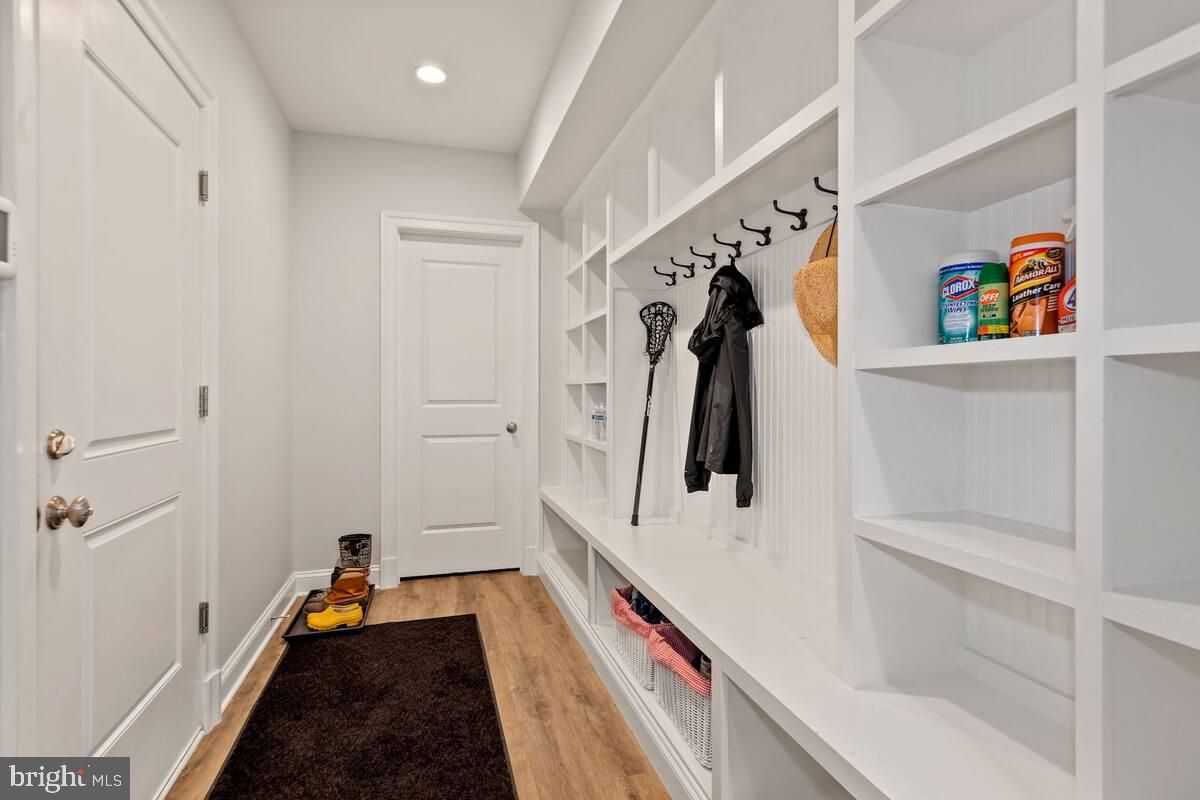 Interior, Recessed Lighting, Walk-in Closets, Wood Texture Flooring