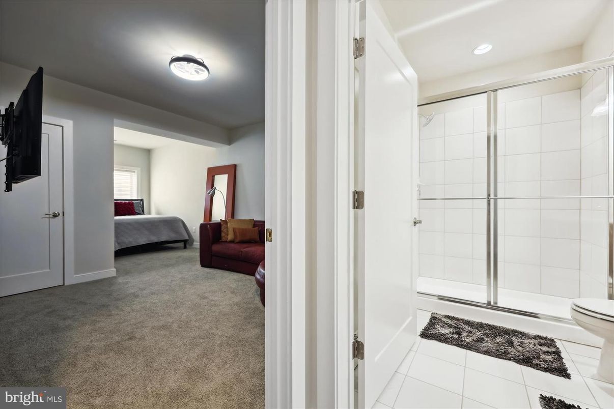 Bathroom, Bedroom, Glass Shower, Interior, Recessed Lighting