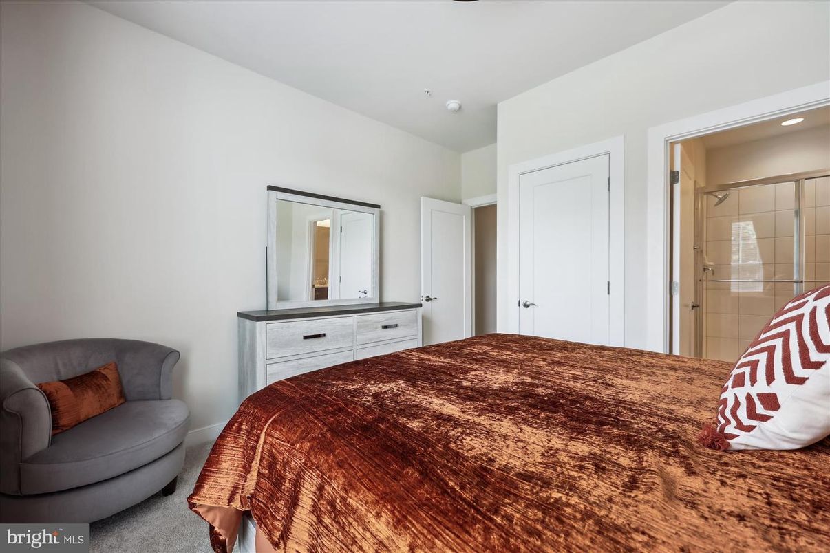Bathroom, Bedroom, Glass Shower, Interior, Recessed Lighting
