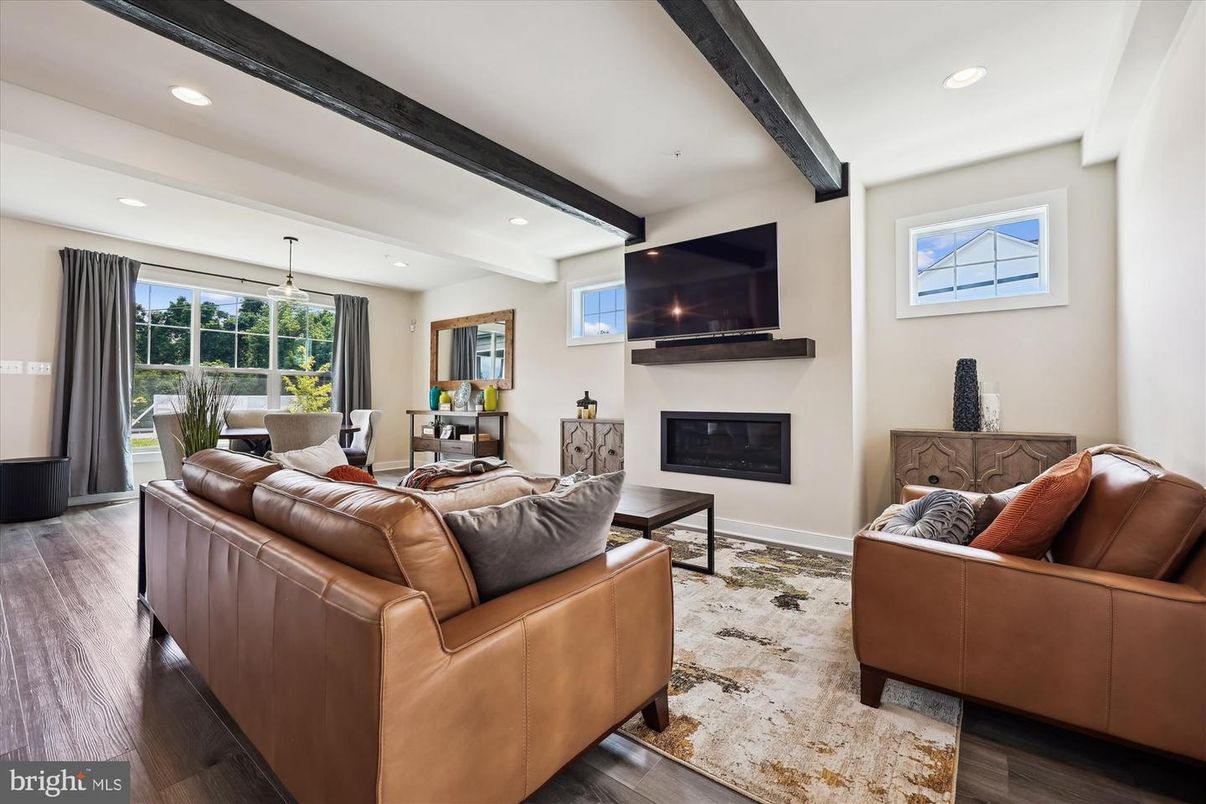 Fireplace, Interior, Living room, Pendant Lights, Recessed Lighting, Wood Texture Flooring