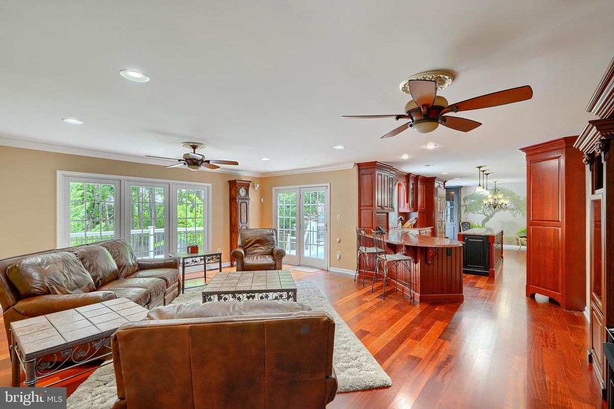 Chandelier, Interior, Kitchen, Living room, Recessed Lighting, Wood Texture Flooring