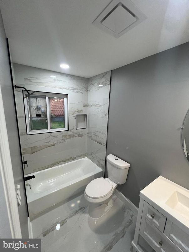 Bathroom, Interior, Marble, Marble Walls, Recessed Lighting