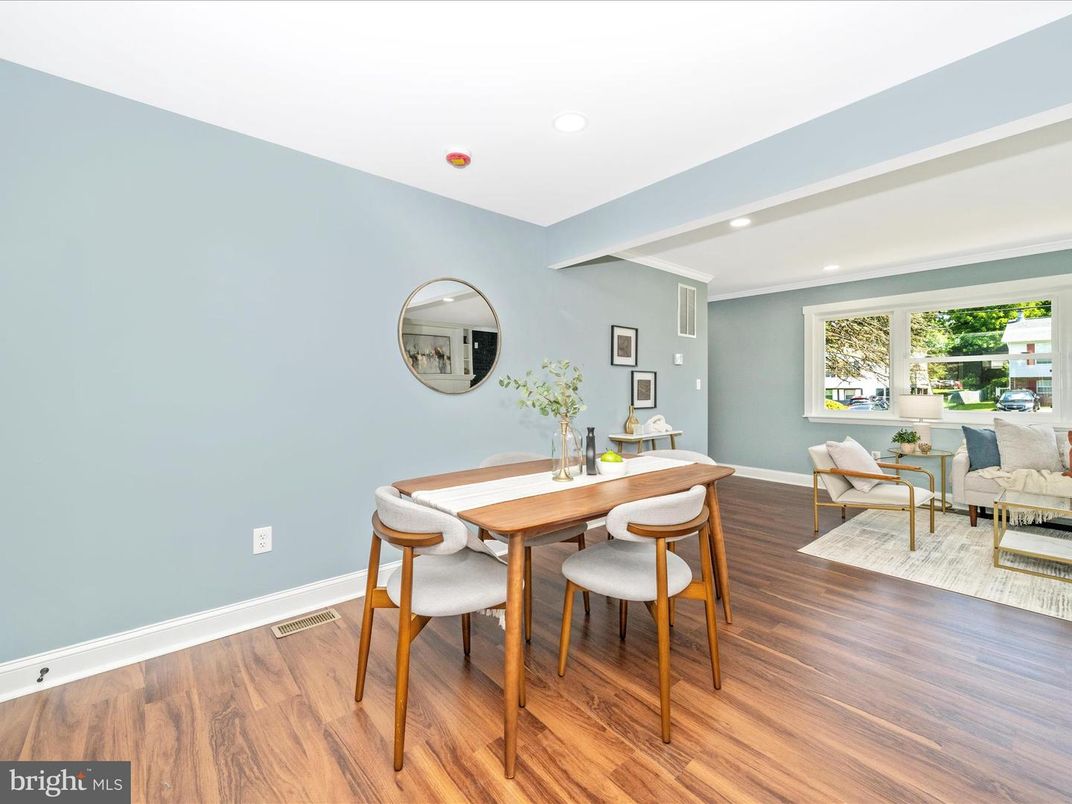 Dining room, Interior, Living room, Recessed Lighting, Wood Texture Flooring
