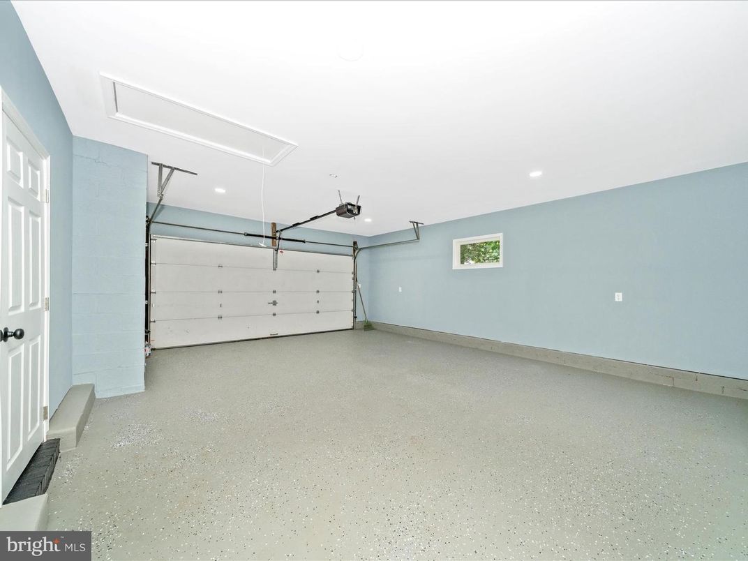 Garage, Interior, Recessed Lighting