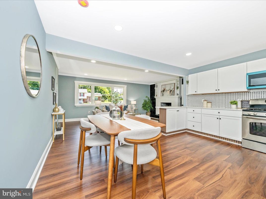 Dining room, Interior, Kitchen, Recessed Lighting, Stainless Steel Appliances, Wood Texture Flooring