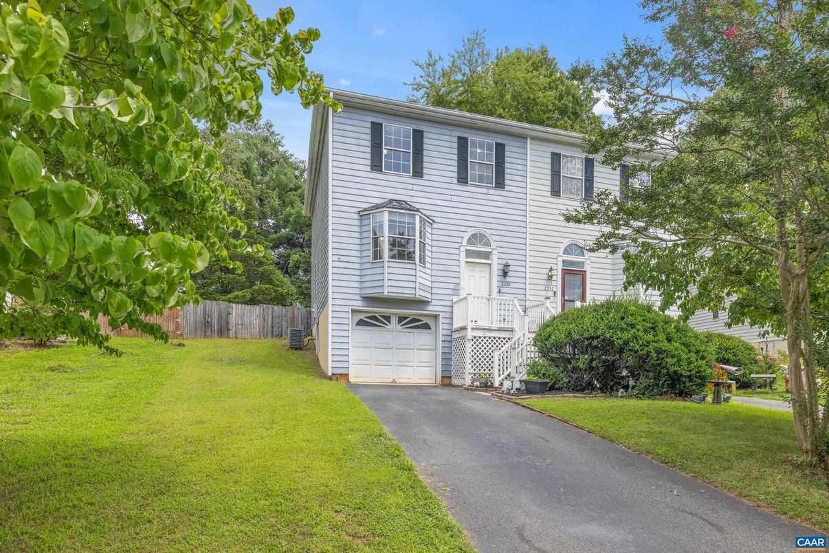 Attached, Backyard, Exterior, Facade, Georgian