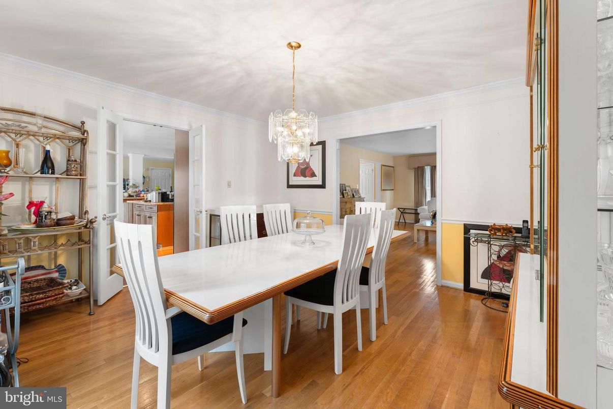 Chandelier, Dining room, Interior, Wood Texture Flooring