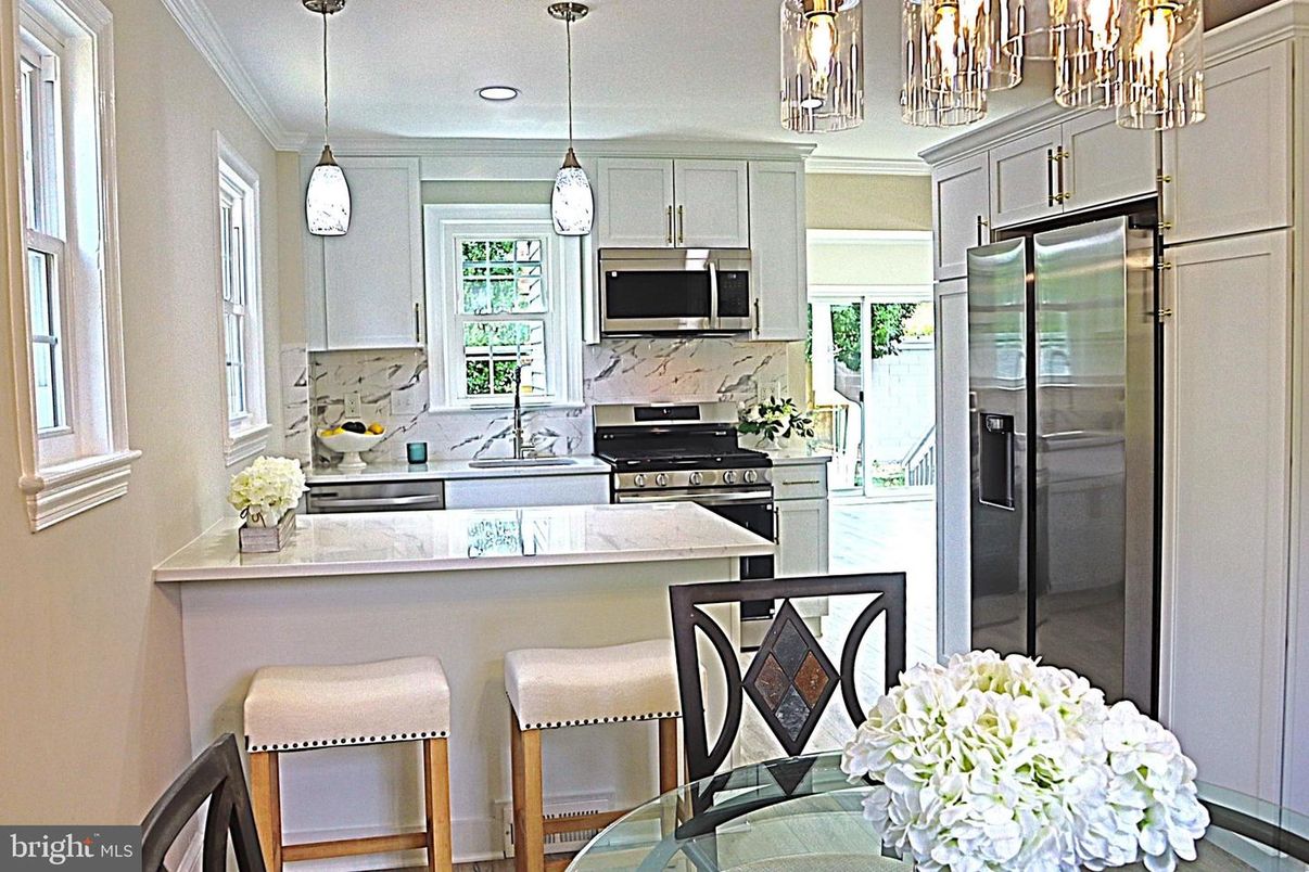 Interior, Kitchen, Pendant Lights, Recessed Lighting, Stainless Steel Appliances