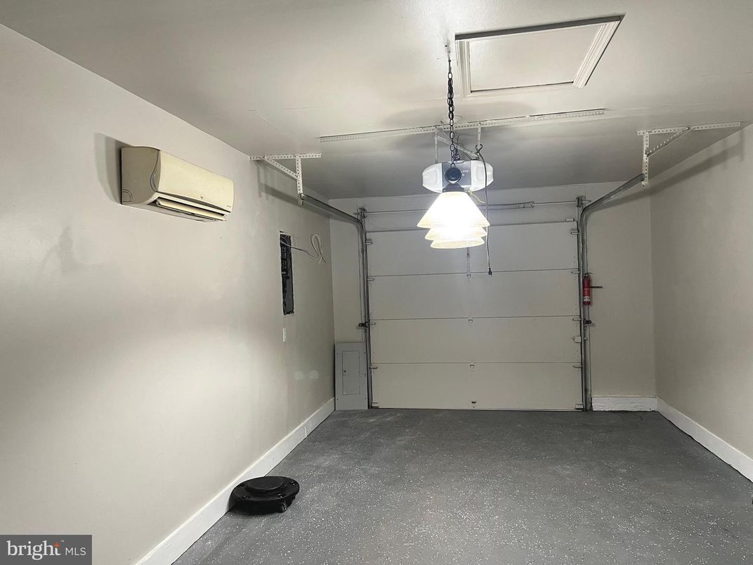 Garage, Interior