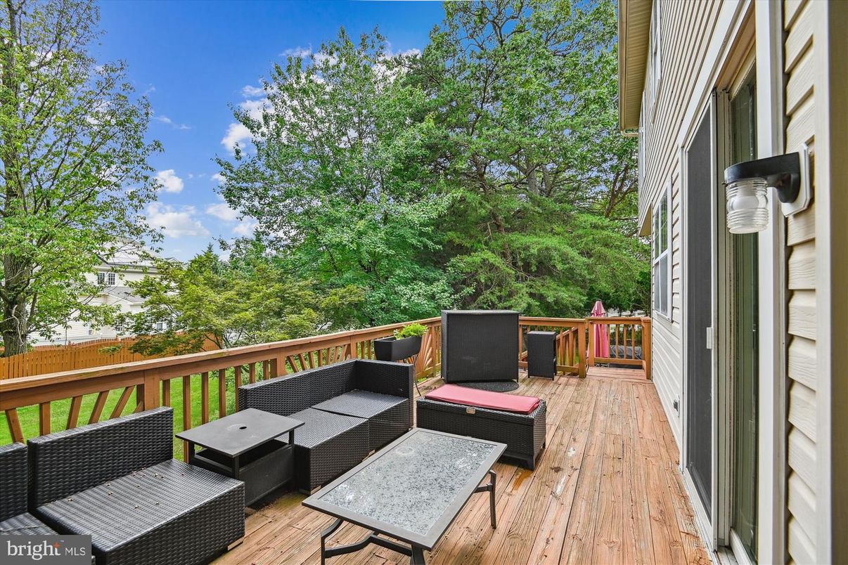 Exterior, Wood Texture Flooring